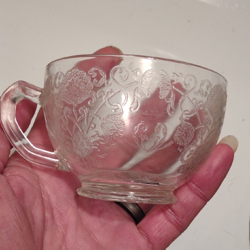 Vintage Elegant Clear Glass Teacup/Saucer Set with Floral Design